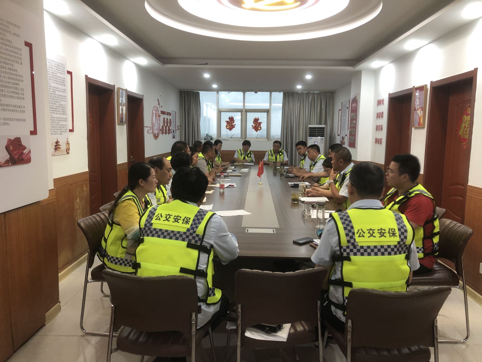 公交集團公交事業(yè)一部召開防汛防臺風部署工作會