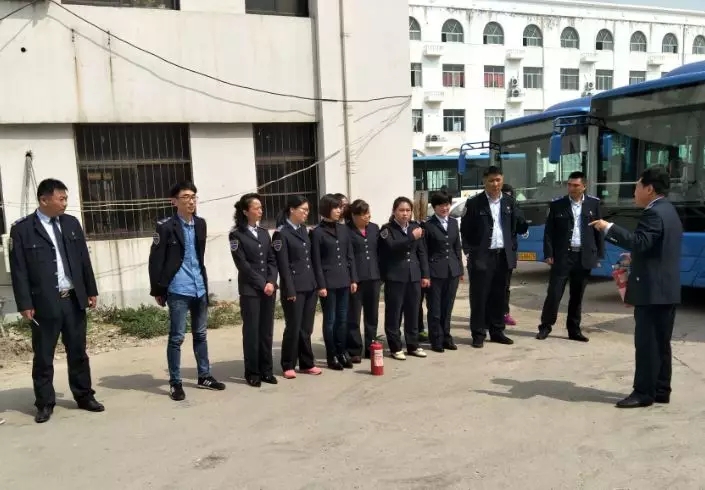 “共筑心中防火墻，搭起生命安全網(wǎng)”消防演練走進公交集體佳連公司