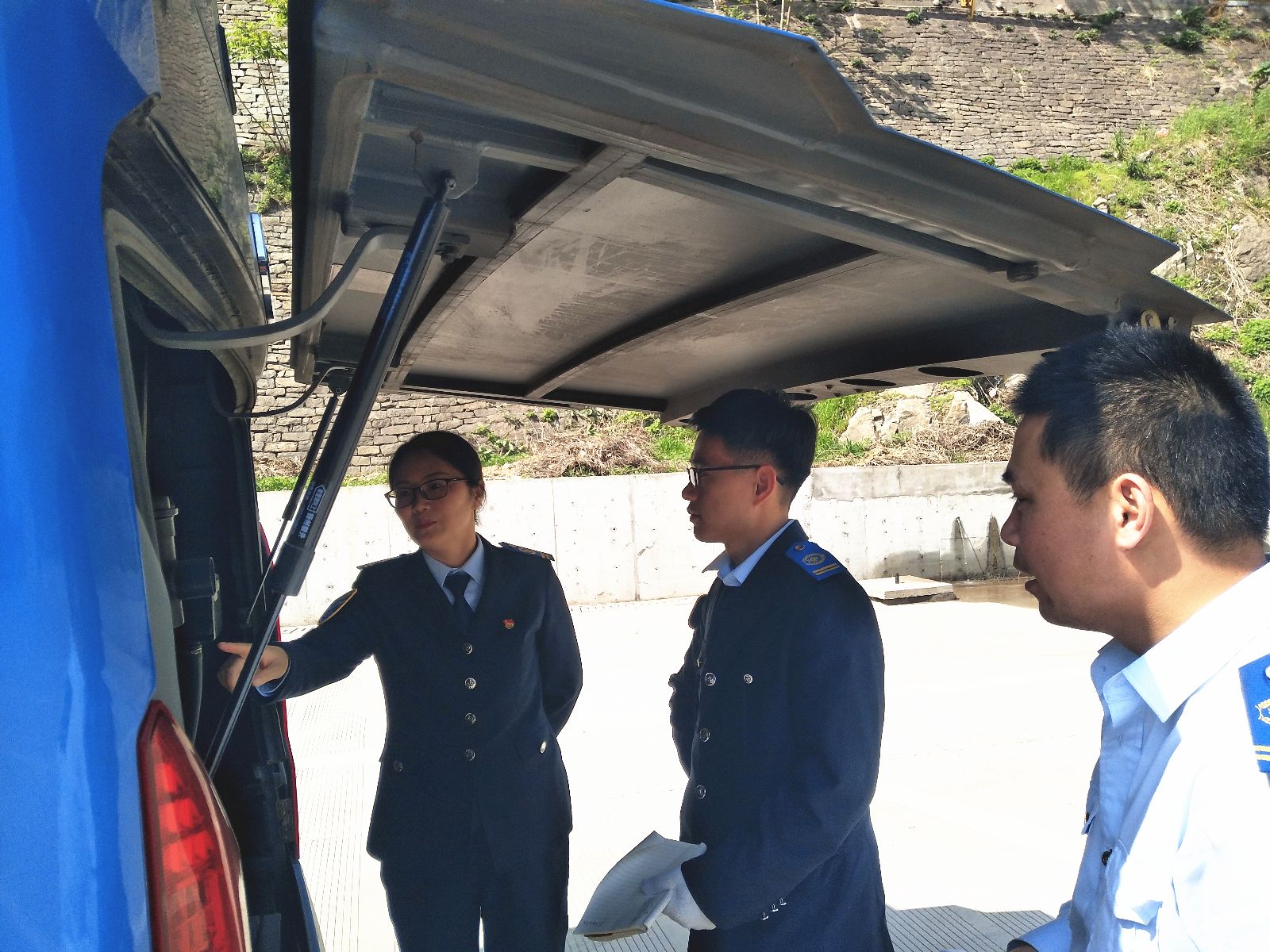 公交集團機務(wù)技術(shù)部開展五一車輛安全技術(shù)狀況檢查工作