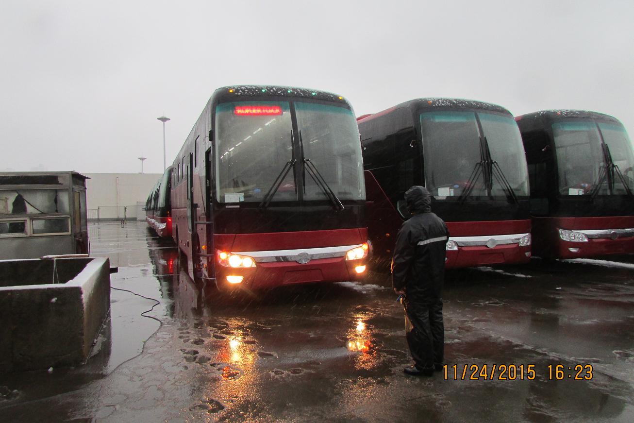 公交大浦廠應(yīng)對(duì)雨雪天氣保障宇通車(chē)按時(shí)出口